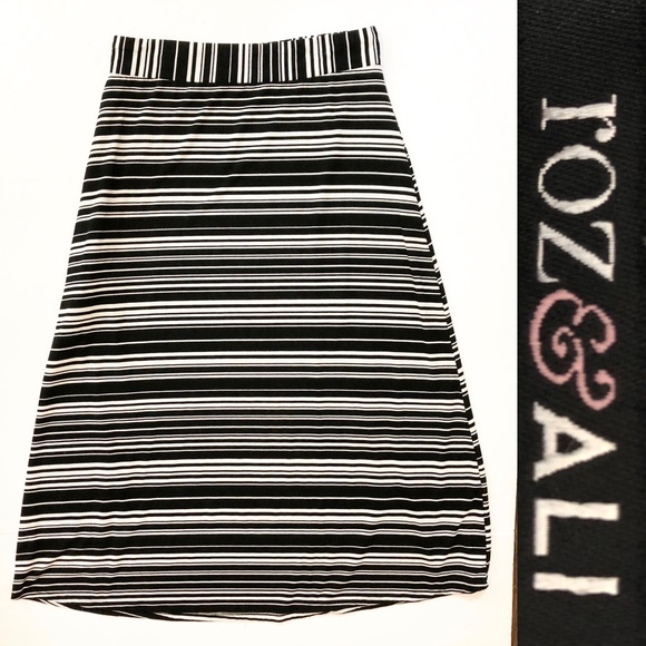 Roz & Ali Dresses & Skirts - Roz & Ali Striped Stretchy Modest Maxi Skirt